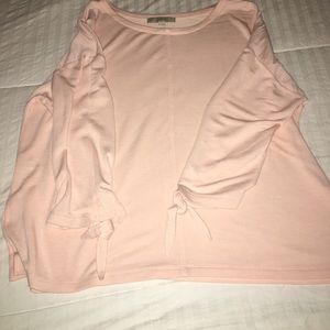 Bow Sleeved Loft Top
